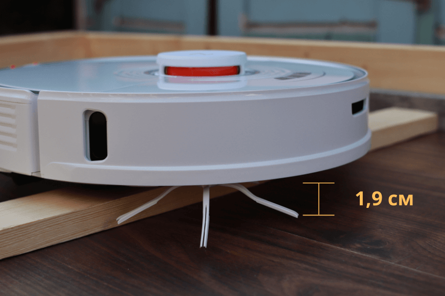 Roborock S7 überfährt eine höhere Türschwelle